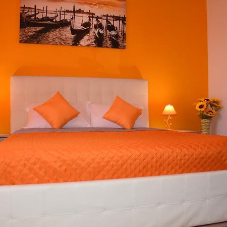 Venice Day Apartment เมสเตร ภายนอก รูปภาพ
